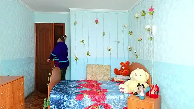 Audrey Aura online show from 10-09-25, 05:16