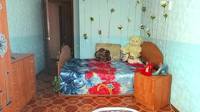 Audrey Aura online show from 10-18-25, 05:21