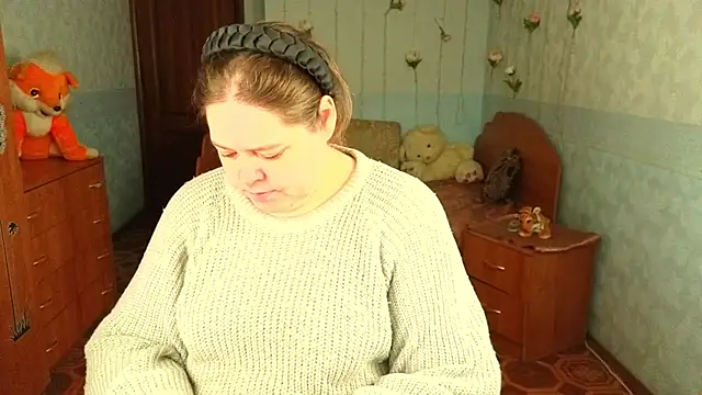 Audrey Aura online show from 12-16-25, 06:07