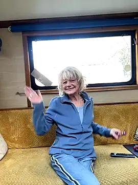 ladyboatlady online show from 11-17-25, 09:48