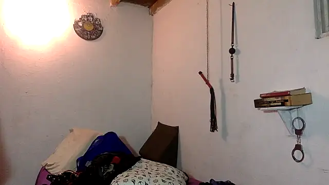 indomitaFox online show from 04-06-26, 03:48