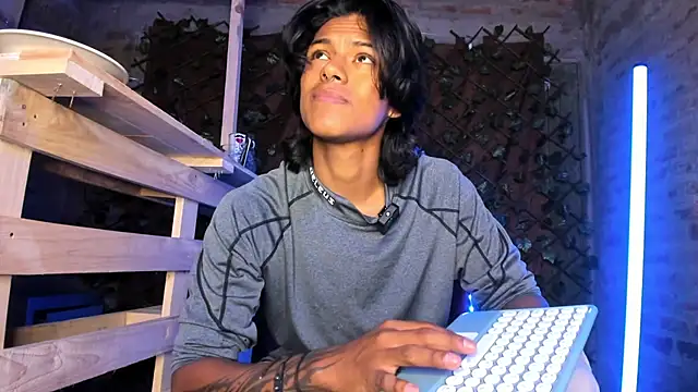 Snapshot of dreyk20 chatting on 05-22-26, 01:57 dreyk20 online show from 05-22-26, 01:57