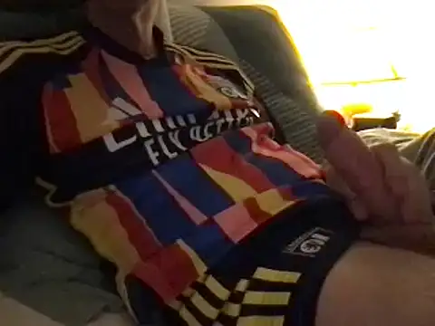 Snapshot of orbix2007 chatting on 12-24-24, 12:11 orbix2007 online show from 12-24-24, 12:11