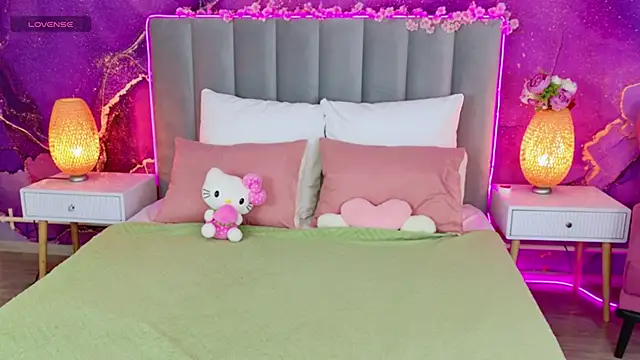 Snapshot of Ketrin_Jones chatting on 09-25-25, 05:00 Ketrin Jones online show from 09-25-25, 05:00