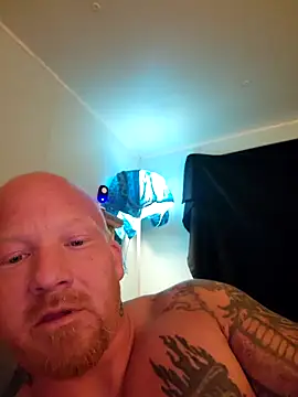 Snapshot of AntMeich6969 chatting on 10-18-25, 12:24 AntMeich6969 online show from 10-18-25, 12:24