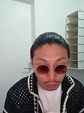 specialz0831 online show from 04-18-26, 08:51