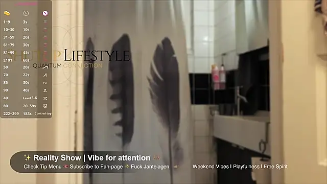 Snapshot of SwingWingWomanSweden chatting on 01-10-26, 11:20 SwingWingWomanSweden online show from 01-10-26, 11:20