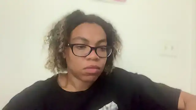 Snapshot of zahrabliss chatting on 07-19-26, 02:26 zahrabliss online show from 07-19-26, 02:26