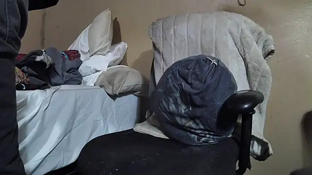 EYEzIAM online show from 03-28-26, 08:03