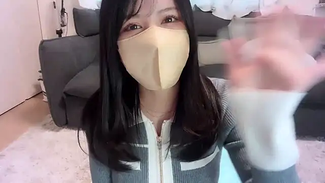 moemilk online show from 03-11-26, 12:05