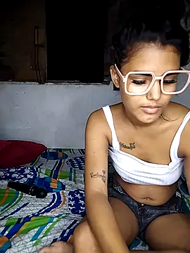 Snapshot of Vale_Nikol21 chatting on 06-12-26, 12:31 Vale Nikol21 online show from 06-12-26, 12:31