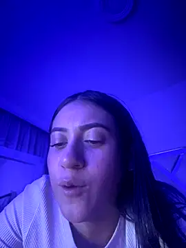 isabela l online show from 12-02-25, 01:11