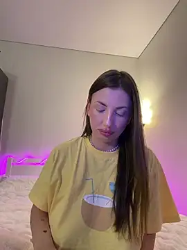 Snapshot of TiffaNoel chatting on 10-16-25, 04:30 TiffaNoel online show from 10-16-25, 04:30