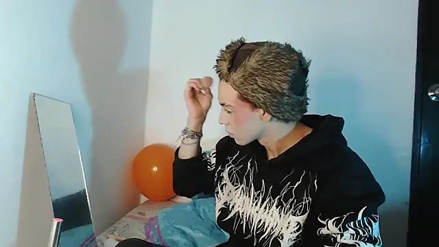 lucky stricke online show from 06-07-26, 05:44