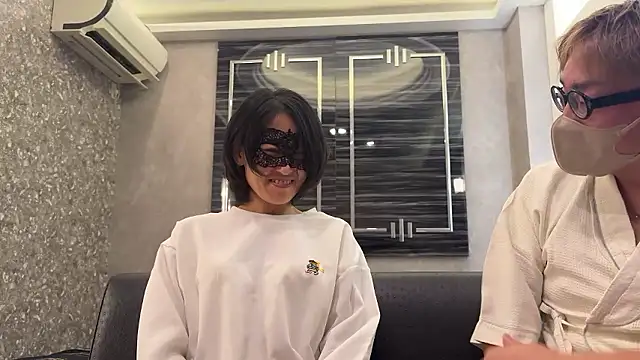 Snapshot of 21yuri27 chatting on 10-02-25, 02:02 21yuri27 online show from 10-02-25, 02:02