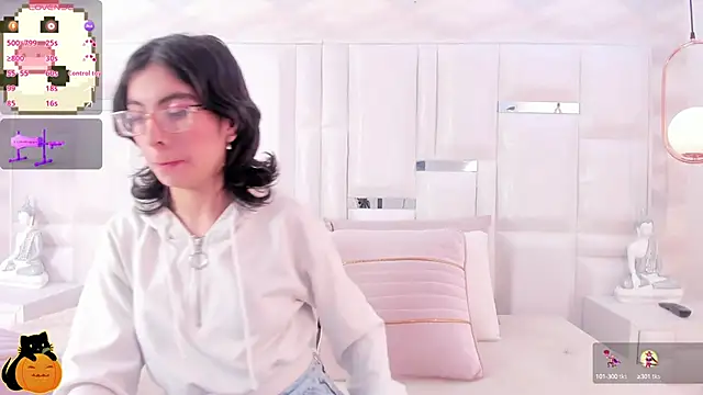 Snapshot of Im_Molly_Angel chatting on 10-06-25, 08:17 Im Molly Angel online show from 10-06-25, 08:17