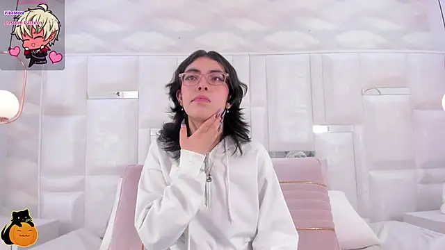 Im Molly Angel online show from 10-25-25, 08:25