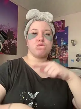 Snapshot of Kemeli008 chatting on 02-21-26, 11:33 Kemeli008 online show from 02-21-26, 11:33