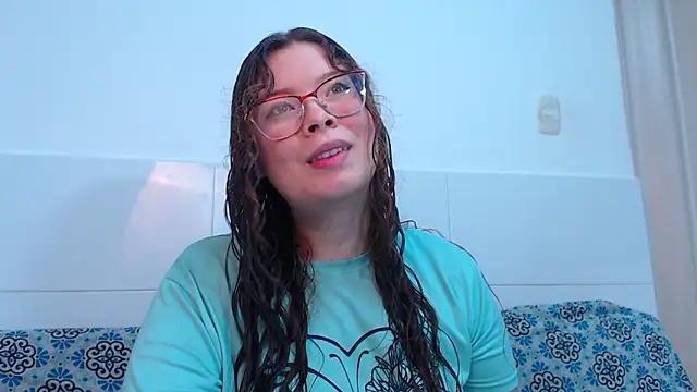 Snapshot of zoewhite2 chatting on 11-29-25, 09:07 zoewhite2 online show from 11-29-25, 09:07