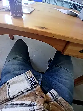 Snapshot of OsbertMikes chatting on 09-30-25, 07:35 OsbertMikes online show from 09-30-25, 07:35