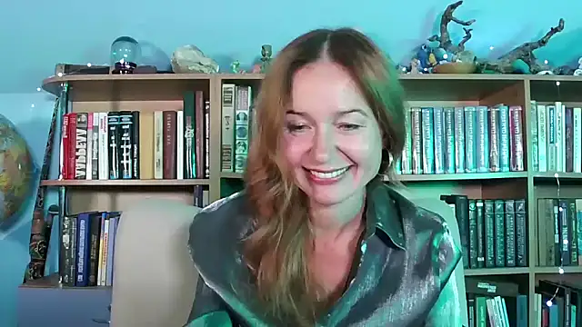 Foxilady357 online show from 09-30-25, 02:33