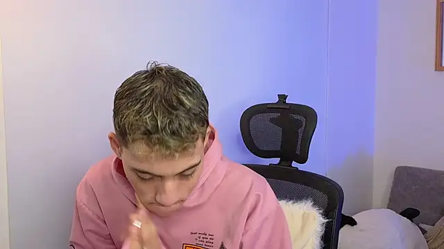 yulian vasquez online show from 10-08-25, 12:25