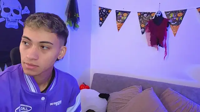 yulian vasquez online show from 10-13-25, 12:27