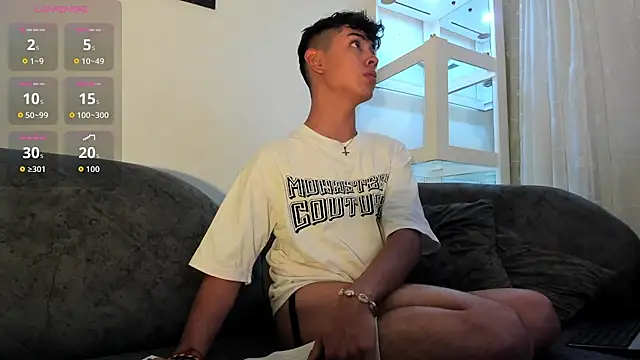 LoganTwink18 online show from 09-13-25, 07:46