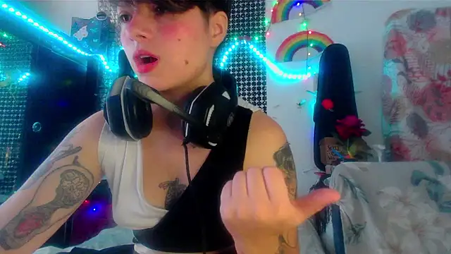 Snapshot of Mitsuha_gate chatting on 11-05-25, 02:06 Mitsuha gate online show from 11-05-25, 02:06