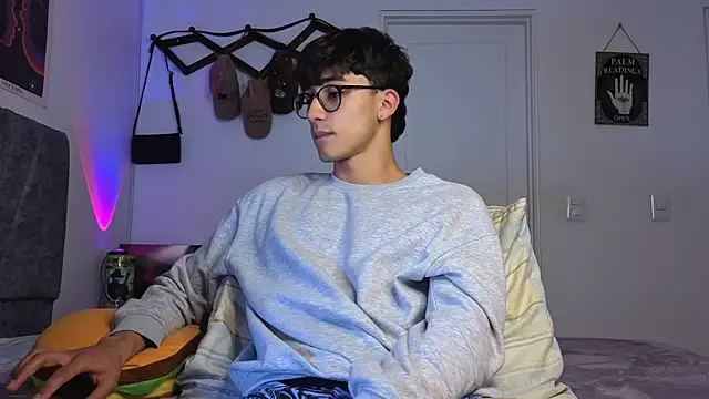 Snapshot of LatinReall chatting on 01-09-26, 03:31 LatinReall online show from 01-09-26, 03:31