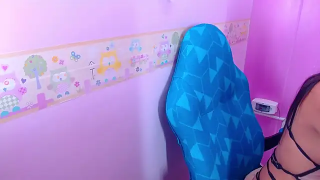 EMMA ROGGER online show from 09-11-25, 05:24