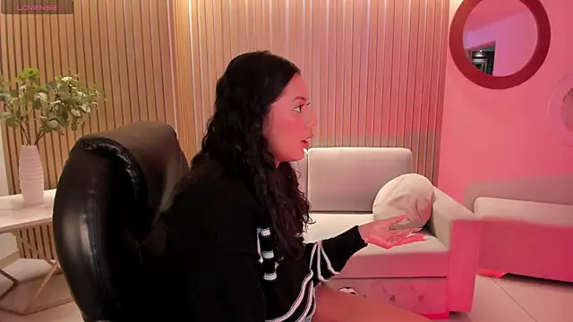 AmbarJames  online show from 11-15-25, 11:40