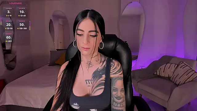 Snapshot of MilaLawrence chatting on 12-05-25, 02:36 MilaLawrence online show from 12-05-25, 02:36