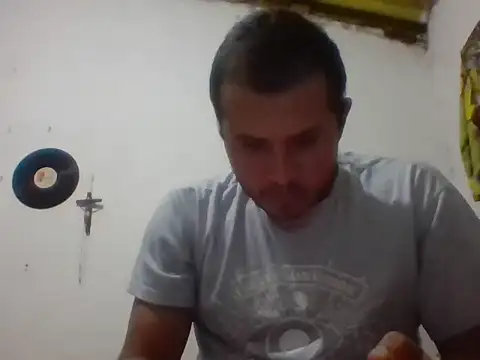 Snapshot of santiii___12 chatting on 01-14-26, 04:29 santiii 12 online show from 01-14-26, 04:29