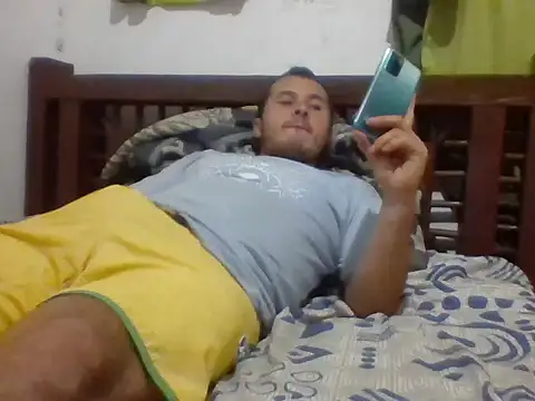 Snapshot of santiii___12 chatting on 01-17-26, 01:54 santiii 12 online show from 01-17-26, 01:54