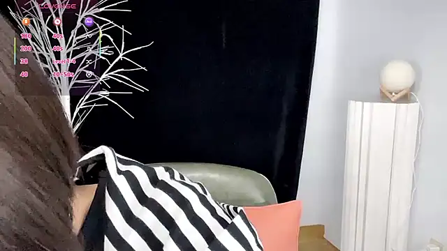 xiaoyue8888 online show from 10-03-25, 01:57