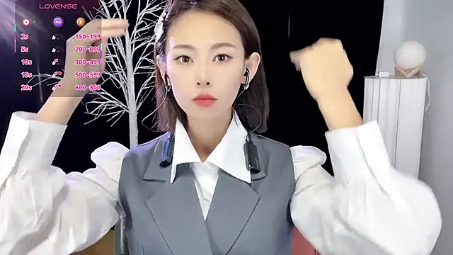 xiaoyue8888 online show from 10-16-25, 02:23