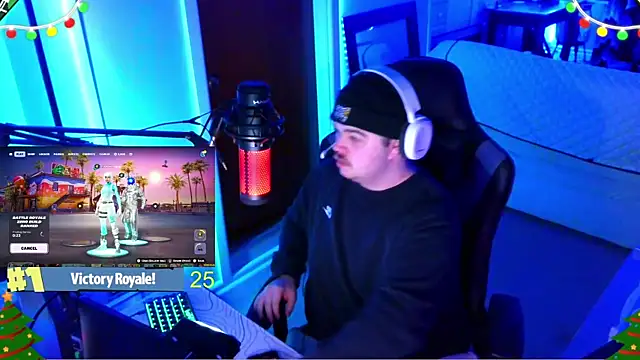 Snapshot of Bigboyballen chatting on 12-17-25, 10:38 Bigboyballen online show from 12-17-25, 10:38