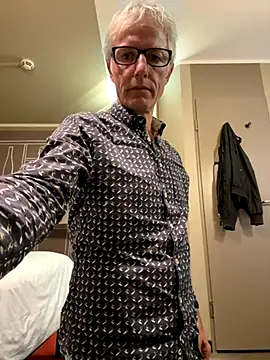 SexyLeon8 online show from 09-17-25, 04:41