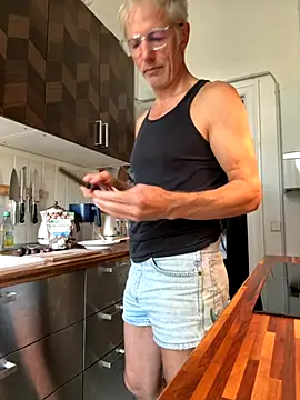 SexyLeon8 online show from 09-21-25, 09:00