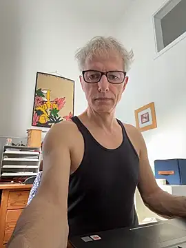 SexyLeon8 online show from 03-17-26, 11:35