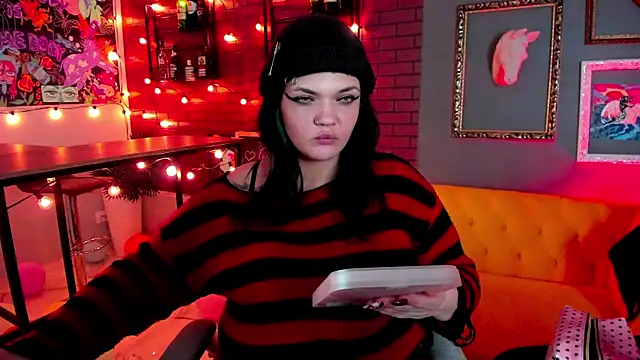 MaryHarrys online show from 09-29-25, 09:08