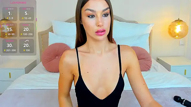 Snapshot of MilaMour chatting on 09-28-25, 07:19 MilaMour online show from 09-28-25, 07:19