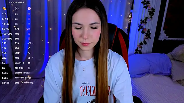 Snapshot of -CindyLou chatting on 09-11-25, 08:42 -CindyLou online show from 09-11-25, 08:42