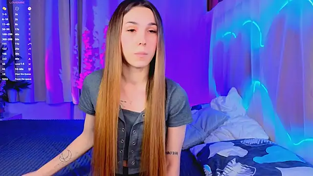 Snapshot of -CindyLou chatting on 10-05-25, 08:29 -CindyLou online show from 10-05-25, 08:29