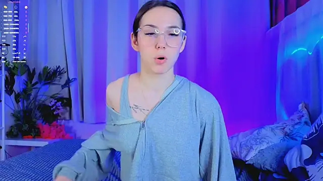 Snapshot of -CindyLou chatting on 11-26-25, 05:19 -CindyLou online show from 11-26-25, 05:19