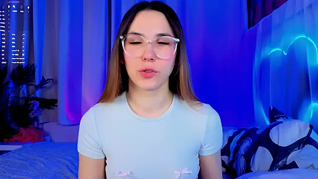 Snapshot of -CindyLou chatting on 12-22-25, 05:26 -CindyLou online show from 12-22-25, 05:26