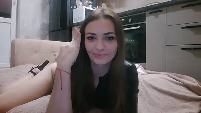 Snapshot of MoonChristie chatting on 11-15-25, 10:15 MoonChristie online show from 11-15-25, 10:15