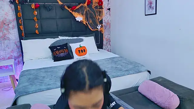 Becca Grims online show from 10-29-25, 03:31