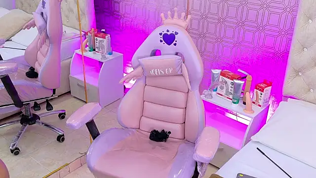 Becca Grims online show from 11-13-25, 03:27